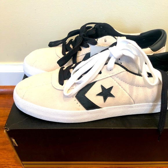 Converse - Picture 1 of 4